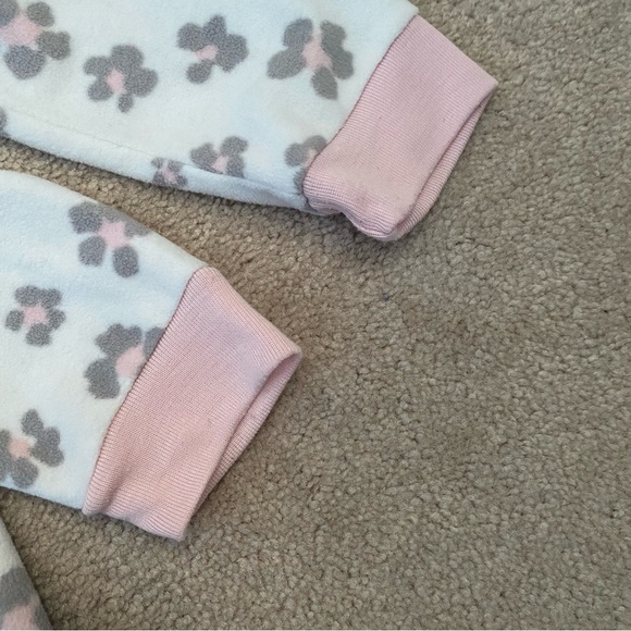 (3 for$19) 1-Piece Leopard Fleece Footie Pyjamas Carters 5T White Pink Gray - Picture 8 of 8
